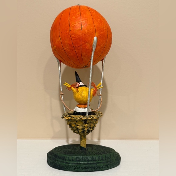 Lori Mitchell Halloween Heights Figurine - Picture 3 of 7